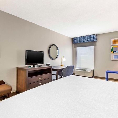 Hampton Inn Мебан Экстерьер фото