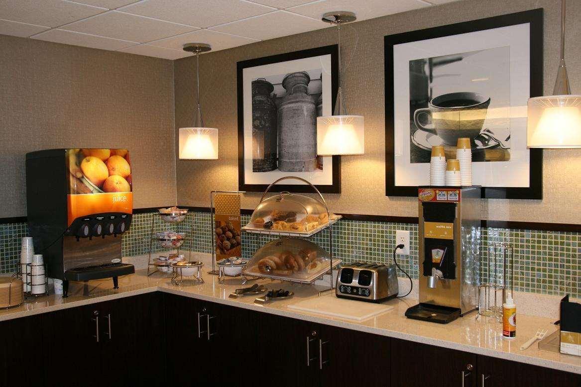 Hampton Inn Мебан Экстерьер фото