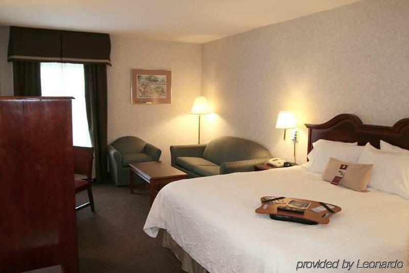 Hampton Inn Мебан Номер фото