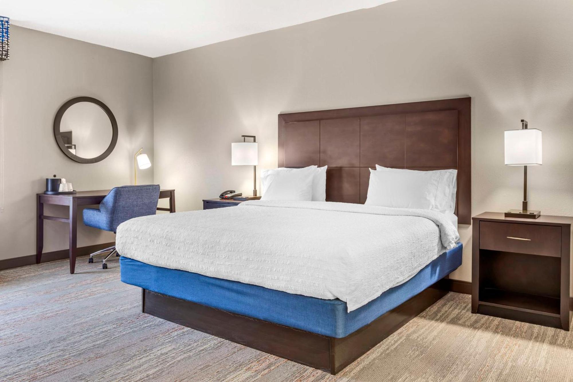 Hampton Inn Мебан Экстерьер фото