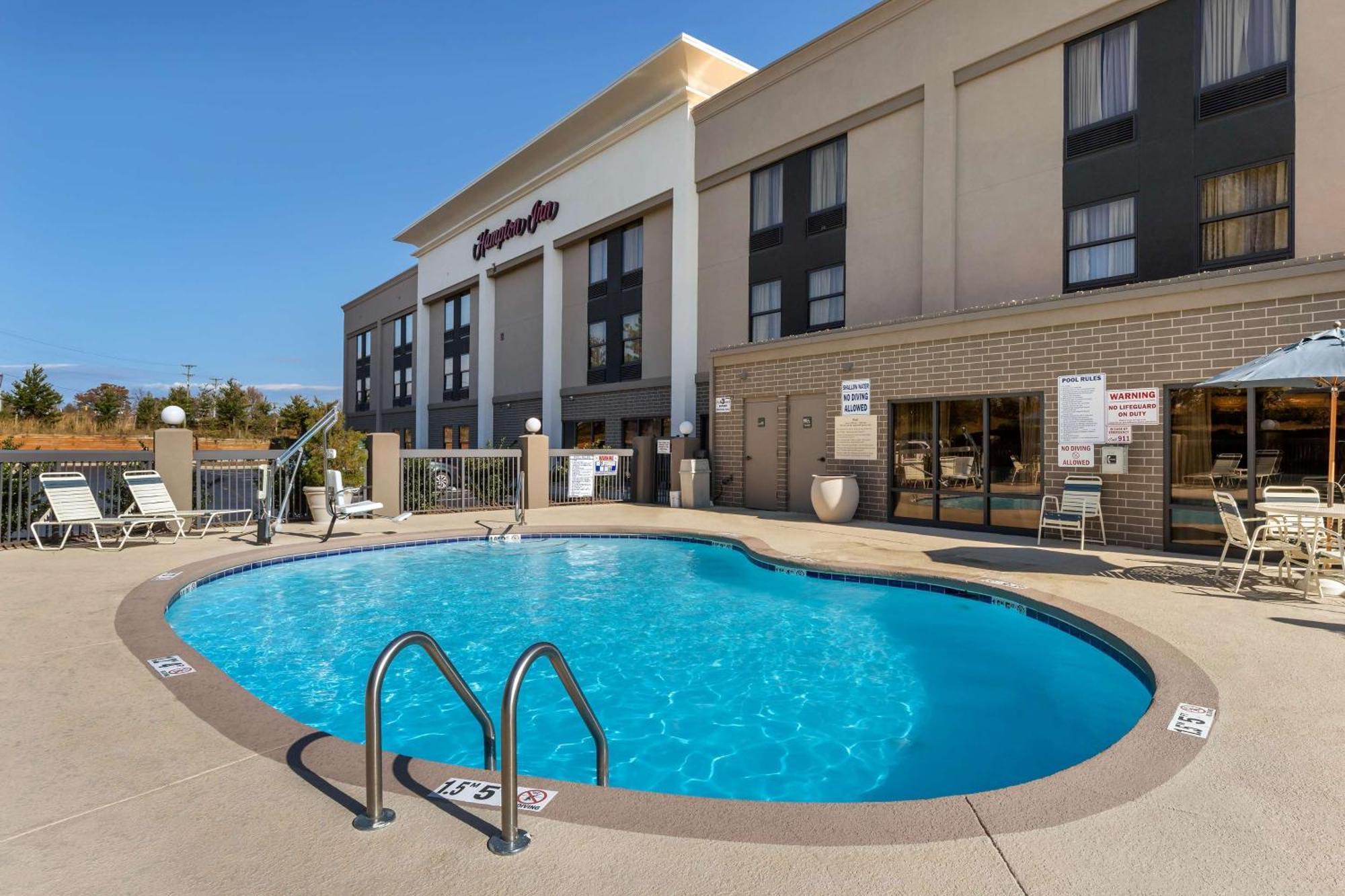Hampton Inn Мебан Экстерьер фото